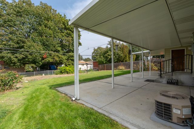 3016 W Eloika Ave, Spokane, WA 99205