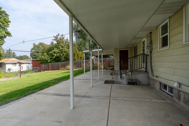 3016 W Eloika Ave, Spokane, WA 99205