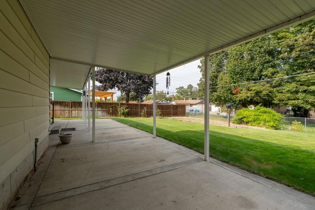 3016 W Eloika Ave, Spokane, WA 99205