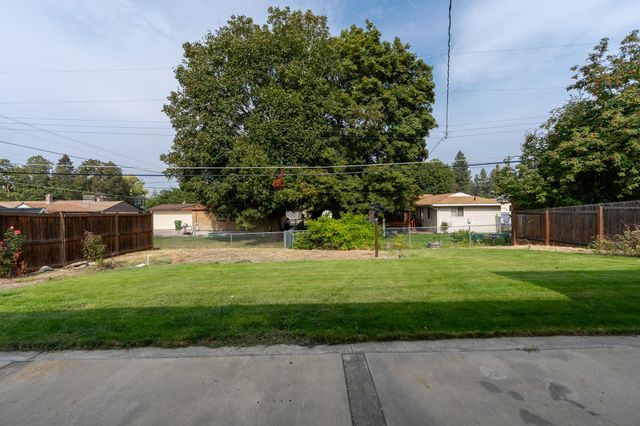 3016 W Eloika Ave, Spokane, WA 99205