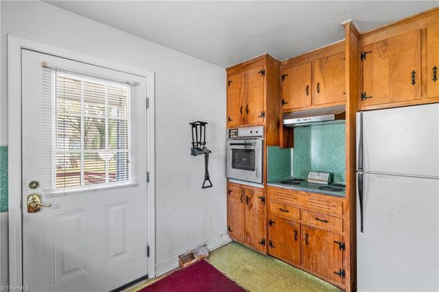 900 W Monroe Street, Mayodan, NC 27027