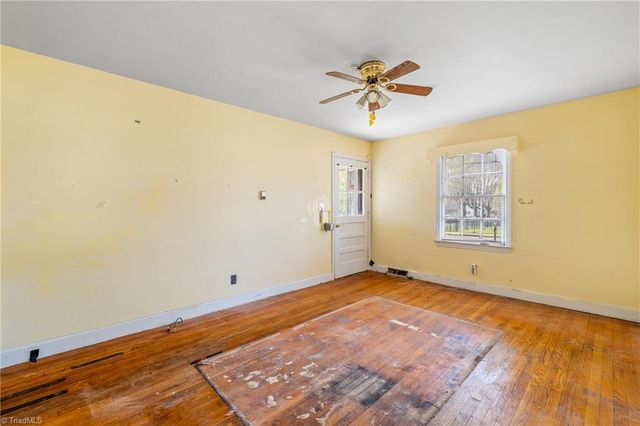 900 W Monroe Street, Mayodan, NC 27027