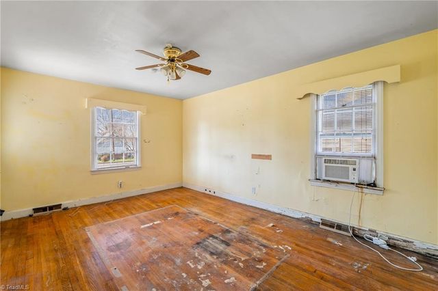 900 W Monroe Street, Mayodan, NC 27027