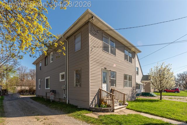 738 W Atherton Road, Flint, MI 48507