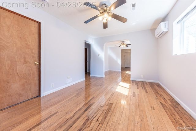 738 W Atherton Road, Flint, MI 48507
