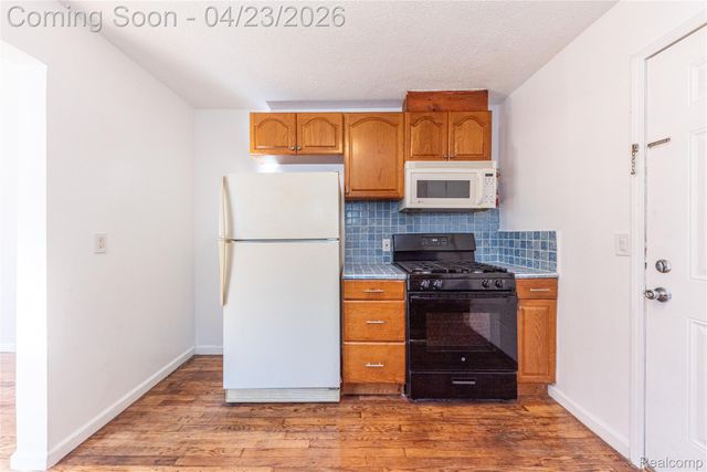 738 W Atherton Road, Flint, MI 48507