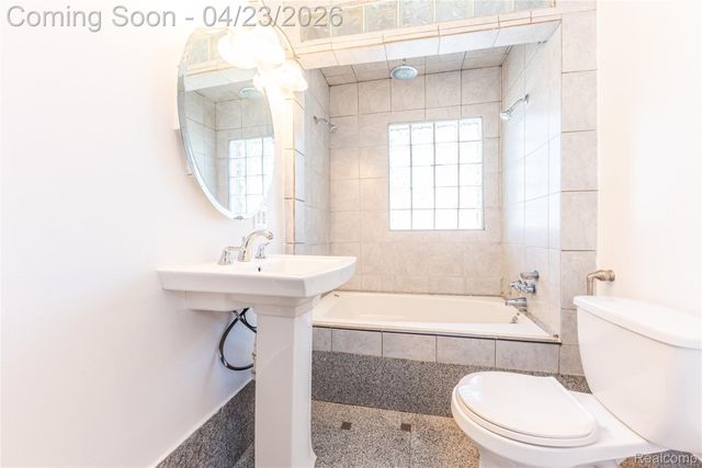 738 W Atherton Road, Flint, MI 48507