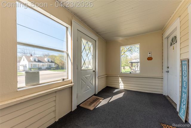 738 W Atherton Road, Flint, MI 48507
