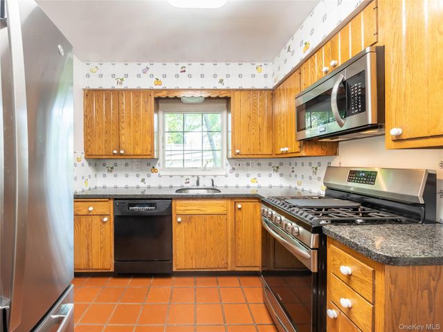 35 Bogart Avenue, Port Washington, NY 11050