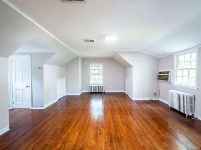 35 Bogart Avenue, Port Washington, NY 11050