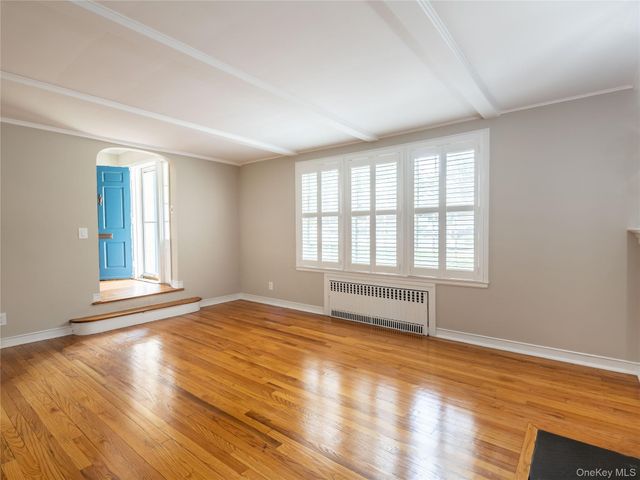 35 Bogart Avenue, Port Washington, NY 11050