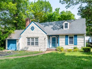 35 Bogart Avenue, Port Washington, NY 11050
