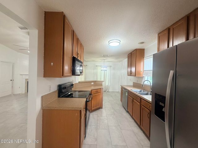 6423 CRIMSON LEAF Lane, Jacksonville, FL 32244