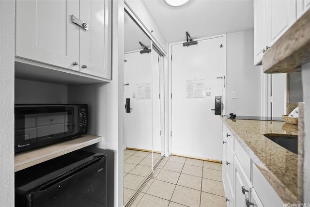 445 Seaside Avenue 1610, Honolulu, HI 96815