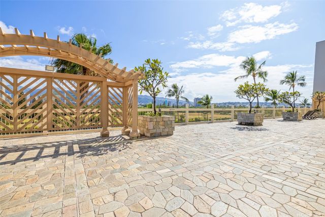 445 Seaside Avenue 1610, Honolulu, HI 96815