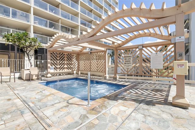 445 Seaside Avenue 1610, Honolulu, HI 96815