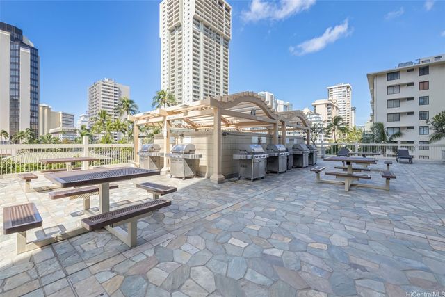 445 Seaside Avenue 1610, Honolulu, HI 96815