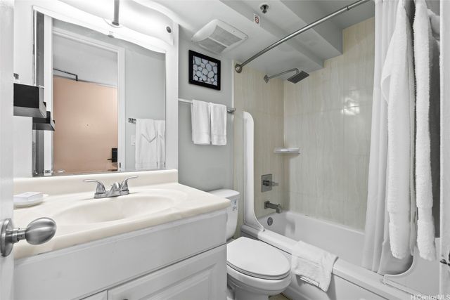 445 Seaside Avenue 1610, Honolulu, HI 96815