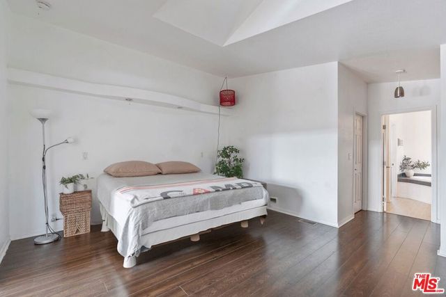 23777 Mulholland Highway 69, Calabasas, CA 91302