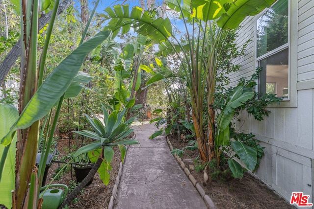 23777 Mulholland Highway 69, Calabasas, CA 91302