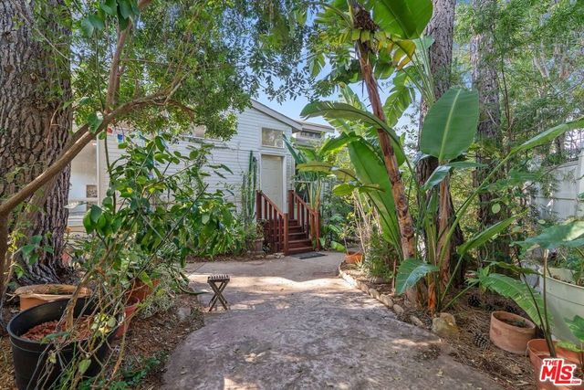 23777 Mulholland Highway 69, Calabasas, CA 91302