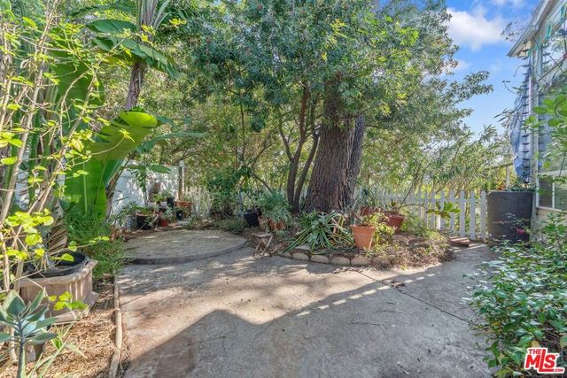 23777 Mulholland Highway 69, Calabasas, CA 91302