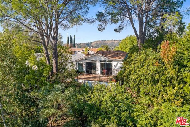 23777 Mulholland Highway 69, Calabasas, CA 91302