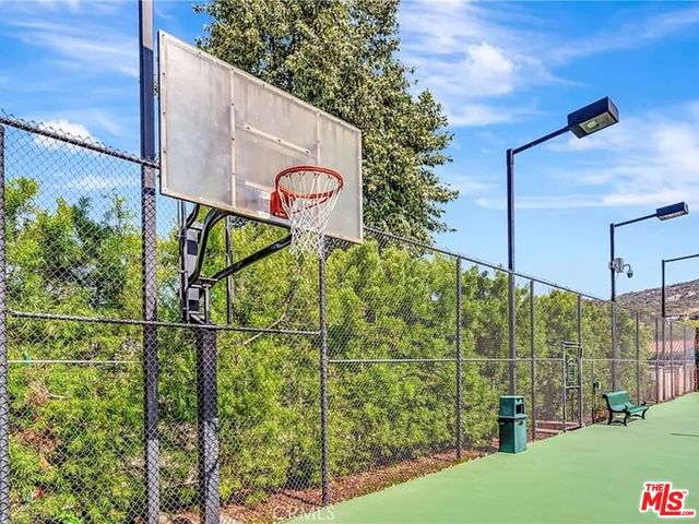 23777 Mulholland Highway 69, Calabasas, CA 91302