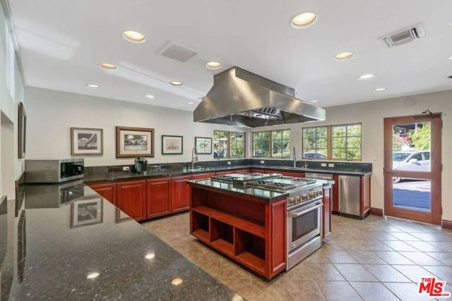 23777 Mulholland Highway 69, Calabasas, CA 91302