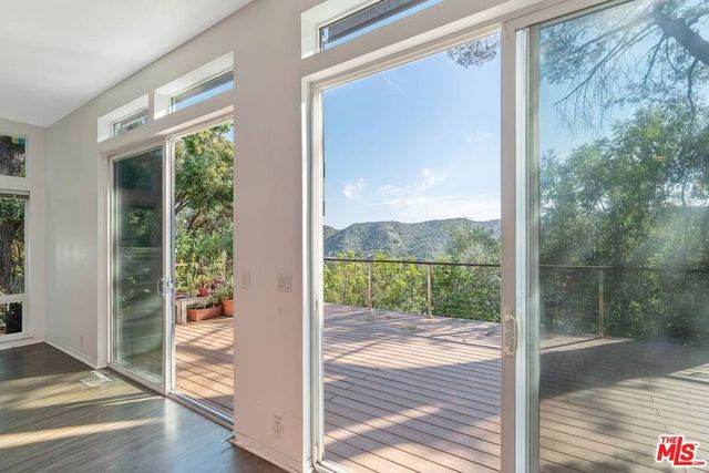 23777 Mulholland Highway 69, Calabasas, CA 91302