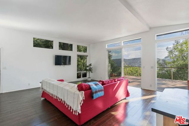 23777 Mulholland Highway 69, Calabasas, CA 91302