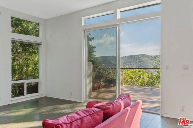 23777 Mulholland Highway 69, Calabasas, CA 91302