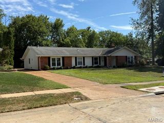 502 Iron Lantern Drive, Ballwin, MO 63011