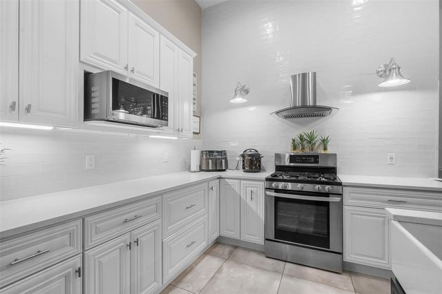 11524 CLAYMONT CIRCLE, Windermere, FL 34786