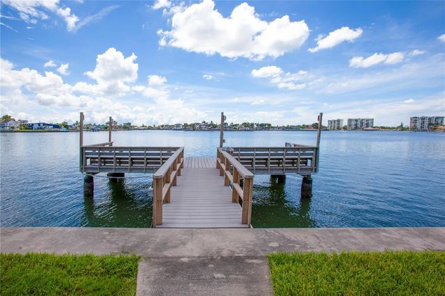 506 SANDY HOOK ROAD 506, Treasure Island, FL 33706