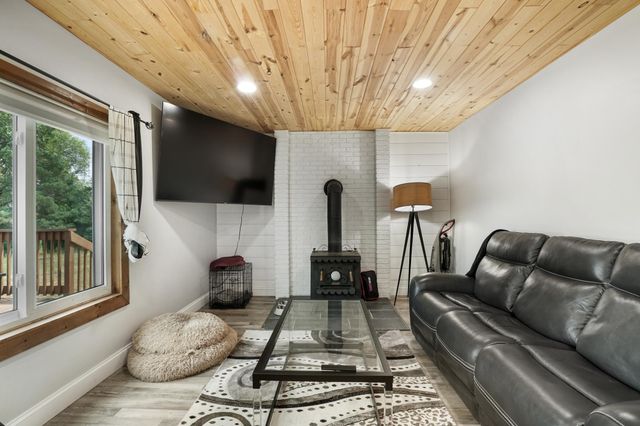2477 Brenner Avenue E, Maplewood, MN 55109