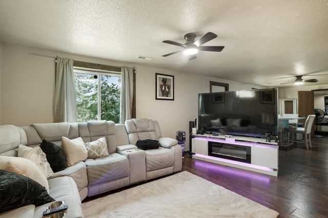 2477 Brenner Avenue E, Maplewood, MN 55109