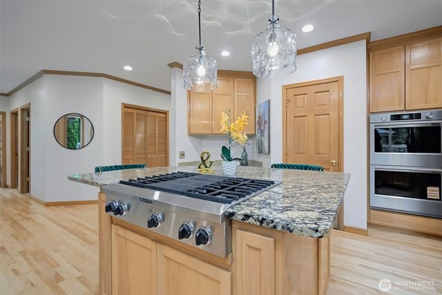26998 SE 22nd Way, Sammamish, WA 98075