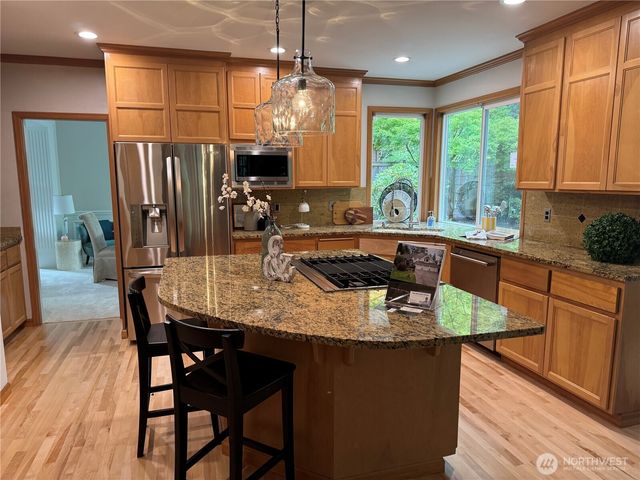 26998 SE 22nd Way, Sammamish, WA 98075