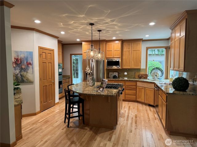 26998 SE 22nd Way, Sammamish, WA 98075