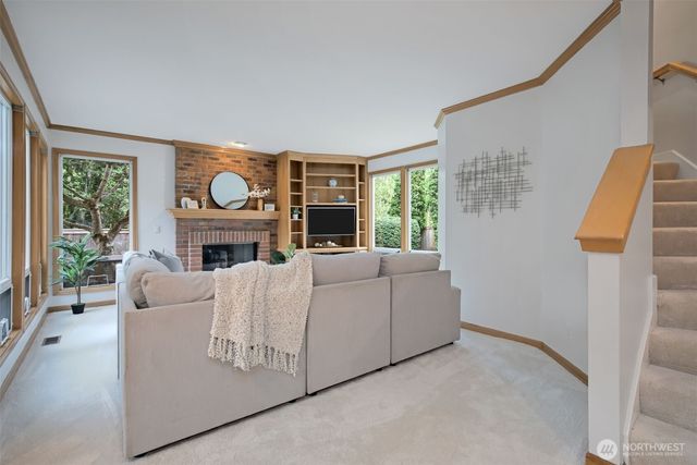 26998 SE 22nd Way, Sammamish, WA 98075