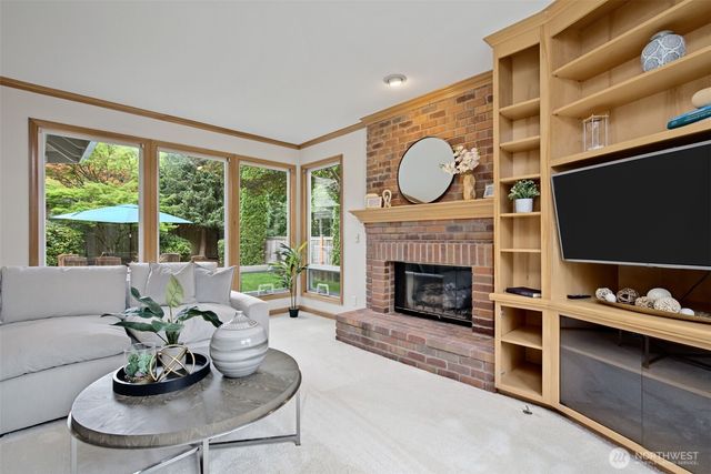 26998 SE 22nd Way, Sammamish, WA 98075