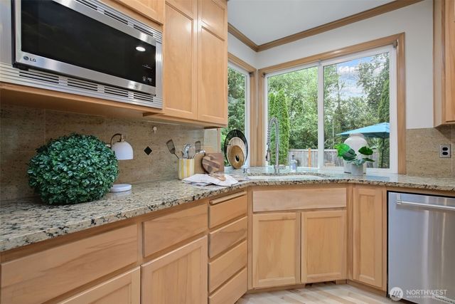 26998 SE 22nd Way, Sammamish, WA 98075
