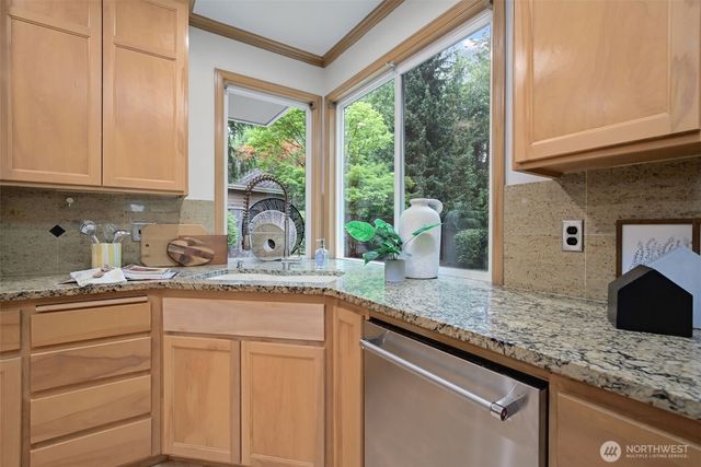 26998 SE 22nd Way, Sammamish, WA 98075