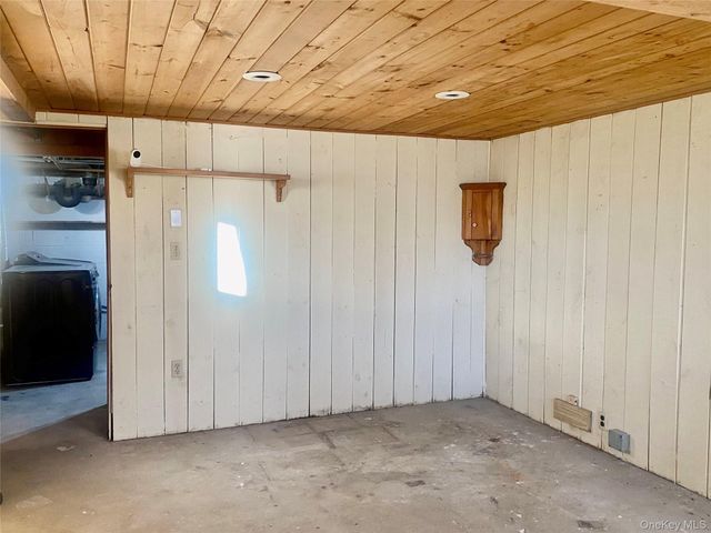 27 W Worthington Drive, Carmel, NY 10512