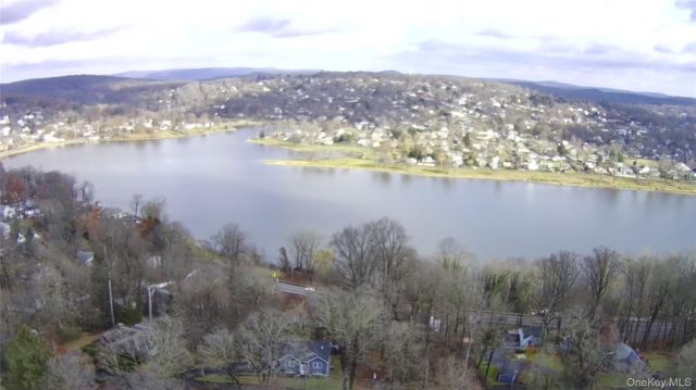 27 W Worthington Drive, Carmel, NY 10512