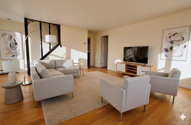 27 W Worthington Drive, Carmel, NY 10512