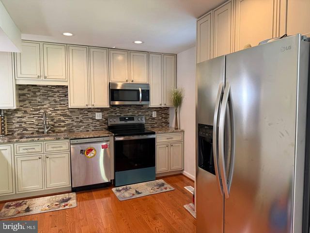 6415 BLARNEY STONE CT, Springfield, VA 22152