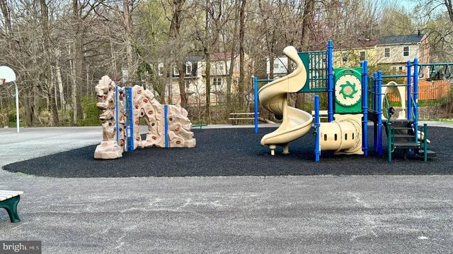 6415 BLARNEY STONE CT, Springfield, VA 22152