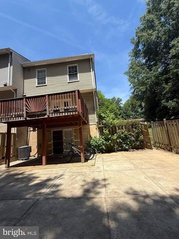 6415 BLARNEY STONE CT, Springfield, VA 22152